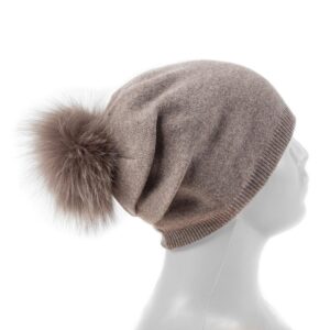 Adīta Kašmira Cepure ar Kažokādas Bumbuli, Tumši Bēša Adīta kašmira cepure ar kažokādas bumbuli, tumši bēša