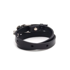 Dabīgās Ādas Rokassprādze ar Sudraba Krāsas Skorpionu Dabīgās Ādas rokassprādze ar sudraba krāsas skorpionu