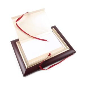 Dzintara Apsveikuma Kartiņa, Kastaņkrāsas Rāmis, 14.5×19.5 cm Dzintara apsveikuma kartiņa, kastaņkrāsas rāmis, 14.5x19.5 cm