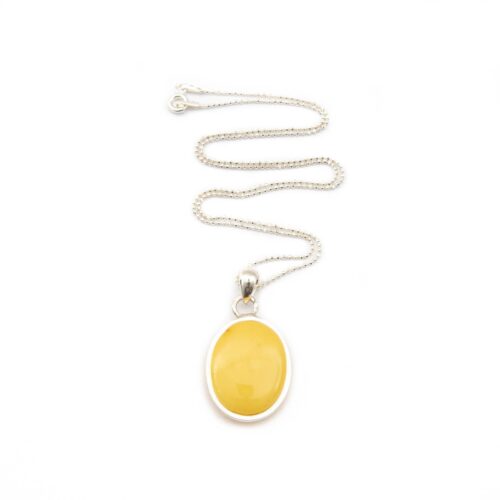 Dzintara kulons ar sudraba Ķēdīti