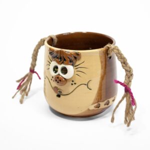 Keramikas Trauciņš, Meitene ar Bizēm, Brūns, ⌀ 10.5 cm Keramikas trauciņš, meitene ar bizēm, brūns, ⌀ 10.5 cm