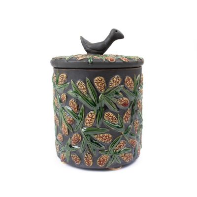 Keramikas trauks ar vāciņu, sarkani ziedi un putniņš, pelēcīgi melns, ⌀11.5 cm