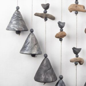 Keramikas Vēja Zvani, Smilgu Motīvs, Pelēcīgi Melni, 9 Zvani Keramikas vēja zvani, smilgu motīvs, pelēcīgi melni, 9 zvani