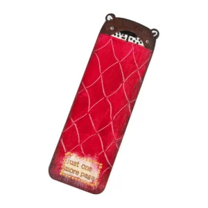 Koka grāmatzīme - lācis sarkanā segā "just one more page"