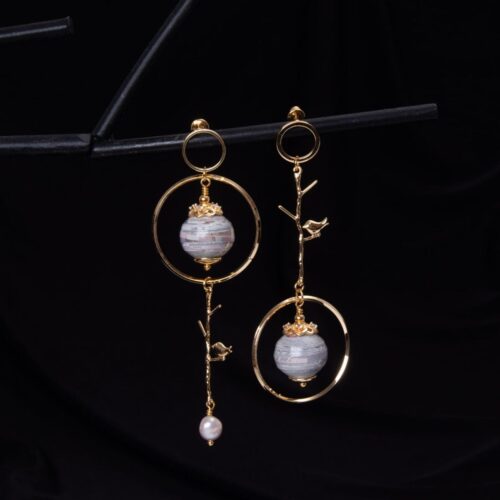 Papīra auskari ar upes pērli un putniem, asimetriski