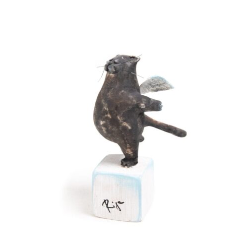 Smaidīgs kaķis - eņģelis uz kuba, rīga, 15.5 cm