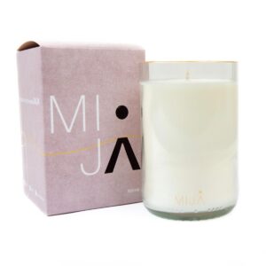 Sojas vaska svece stikla traukā ar zelta maliņu "maijpuķīte", 300 ml