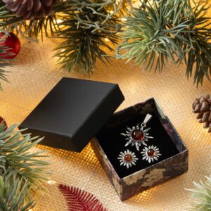 Ziemassvētku dāvanu komplekts - apzeltīti vai sudraba auskari un kulons saules formā ar dzintara akmeni