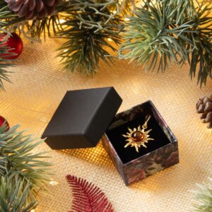 Ziemassvētku dāvanu komplekts - apzeltīts vai sudraba kulons saules formā ar dzintara akmeni