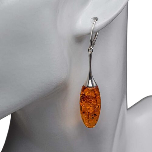 Dzintara auskari ar sudraba krāsas aizdari