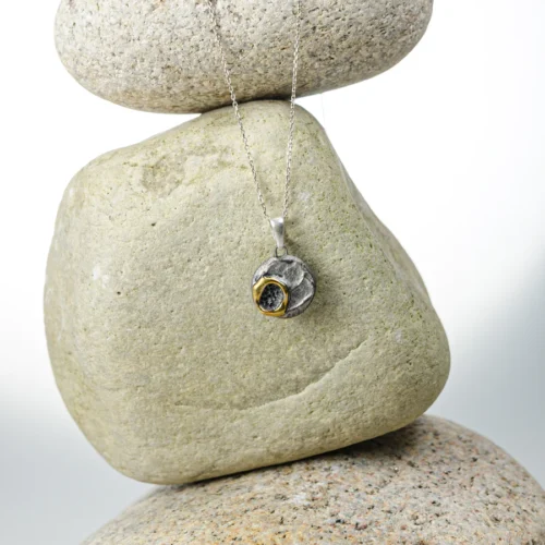 Porcelāna kaklarota ar 24k zelta un platīna pārklājumu