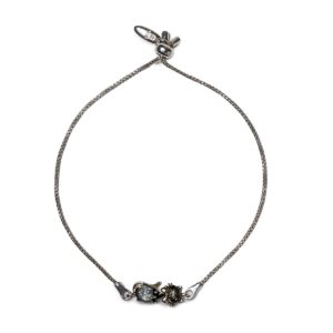 Sudraba Rokassprādze ar Zaļganu Dzintara Kaķīti Sudraba rokassprādze ar zaļganu dzintara kaķīti