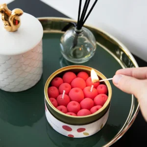 Aromatizēta svece konservu bundžā, augļu Ķirsis