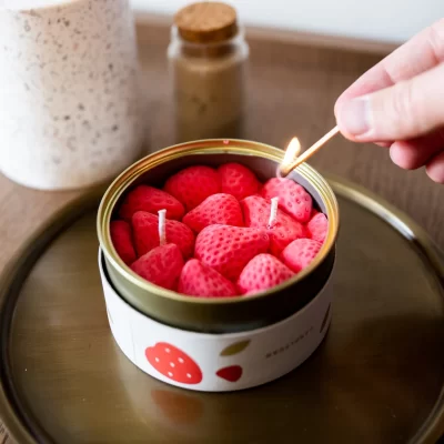 Aromatizēta Svece Konservu Bundžā, Nogatavojušās Zemenes Aromatizēta svece konservu bundžā, nogatavojušās zemenes