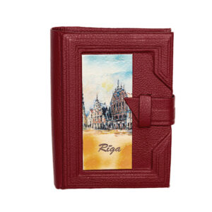 Piezīmju Grāmata Dabīgās Ādas Vākos, RĪGA, Melngalvju nams, Bordo, 11 x 15 cm Piezīmju grāmata dabīgās Ādas vākos ar siksniņu, rĪga, melngalvju nams, bordo, 11 x 15 cm