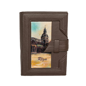 Piezīmju Grāmata Dabīgās Ādas Vākos, RĪGA, Rīgas Doms, Brūna, 11 x 15 cm Piezīmju grāmata dabīgās Ādas vākos ar siksniņu, rĪga, rīgas doms, brūna, 11 x 15 cm