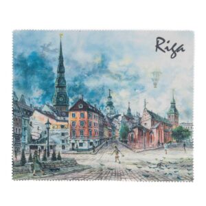 Briļļu tīrāmā lupatiņa ar pilsētas skatu, riga