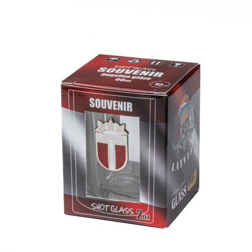 Stikla glāzīte suvenīrs ar metāla emblēmu latvijas karogs, latvija, 60 ml