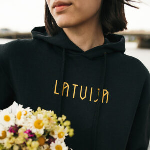 Unisex džemperis ar kapuci "dzīvības koks", latvija, melns