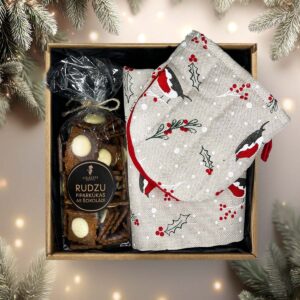 Ziemassvētku dāvanu komplekts – lina dvielis un cimdiņš ar svētku putniem un garšīgas rudzu piparkūkas