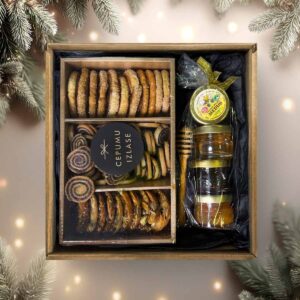 Ziemassvētku dāvanu komplekts – medus izlase, cepumu un piparkūku izlase