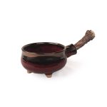 Keramikas Trauks ar Raga Rokturi, Sarkanbrūna, 22x12 cm