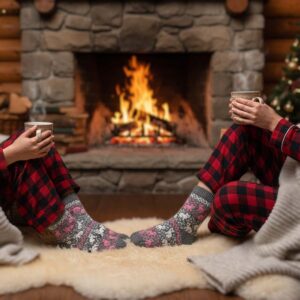 Adītas vilnas zeķes ar kaķiem, tumši pelēkas