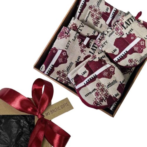 Lina virtuves komplekts “latvija” – paliktnis, cimdiņi un priekšauts