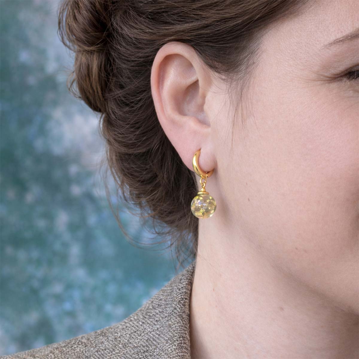 Sudraba auskari ar tumši sarkanu dzintaru, apzeltīti (copy)