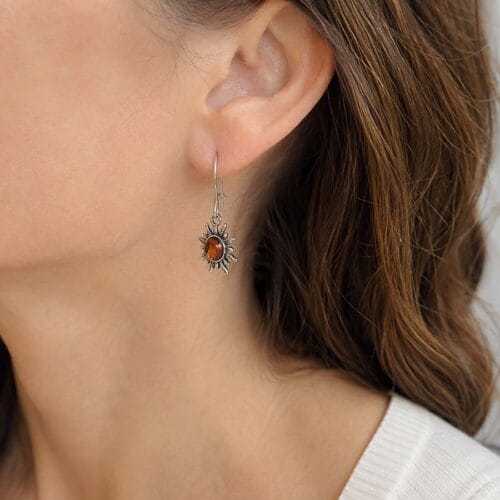 silver-earring-amber-sun Sudraba auskari saulītes formā ar oranžu dzintara gabaliņu