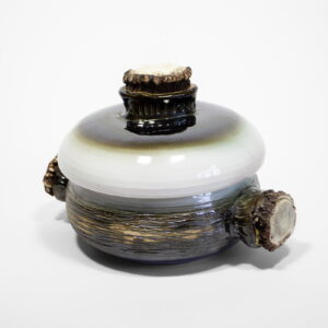 Ceramic pot with lid and horn handles, brown, ⌀ 18 cm