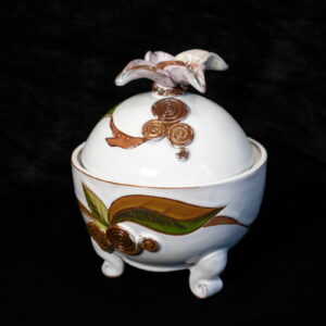 ceramic-sugar-bowl-with-lid-flower-motif-white-side-7451 Ceramic sugar bowl with lid, flower motif, white, ⌀ 11.5 cm