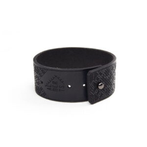 Genuine leather bracelet with lielvardes belt pattern, black
