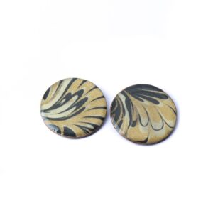Paper button earrings with wing motif