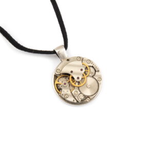 Pendant with watch mechanism, round