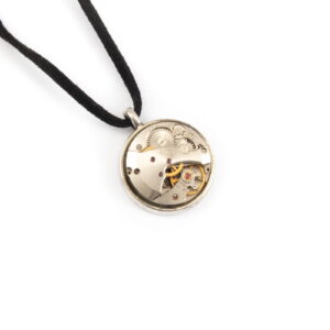 Pendant with watch mechanism, round