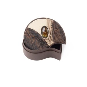 leather-box-with-amber-stone-dark-brown-front-32058 Leather box with amber stone, dark brown, 8x8.5 cm