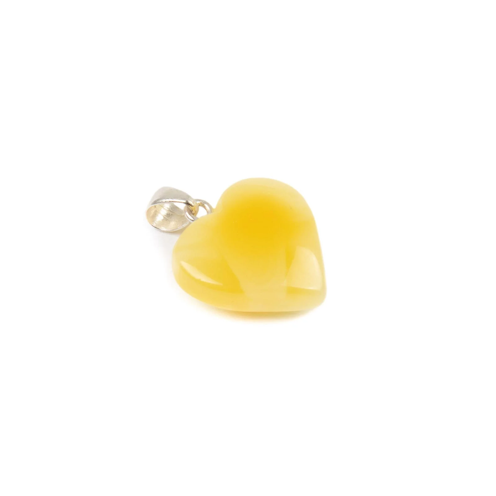 Heart-shaped amber pendant, 1.5x1.5 cm