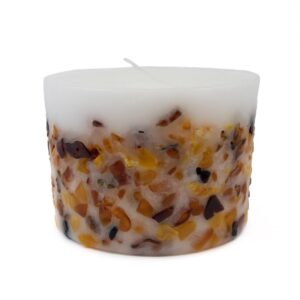 Candle with amber pieces, linden