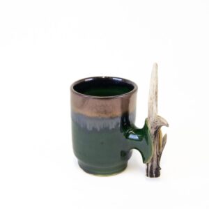 Ceramic mug with horn handle, green