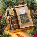 Christmas Gift Set - Christmas tea and selection of 4 different honeys