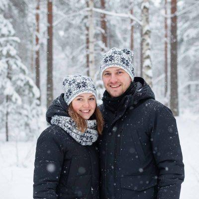 Knitted hat with morning star, white