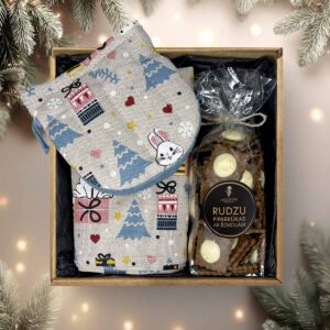 Christmas gift set – linen oven mitt, kitchen towel with bunny and delicious gingerbread