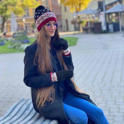 Knitted wool mittens with multicolor pattern, black