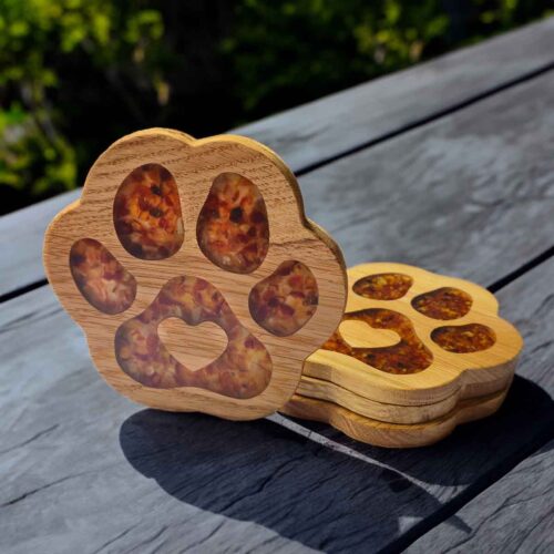 Wooden coaster with amber  "kitty paw", 10.5 x10.5 cm