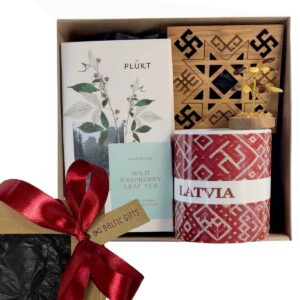 Gift set – "plūkt" linden tea,mug, amber tree & wooden coaster