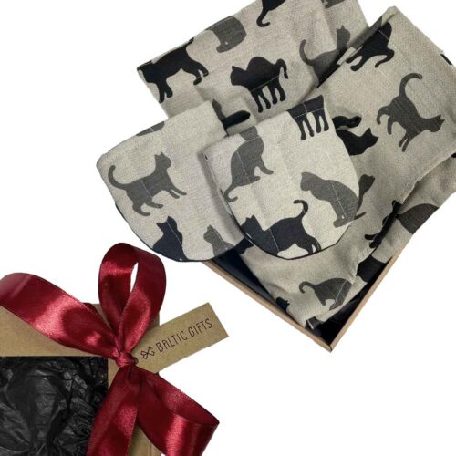 Linen kitchen set “black cats” – apron, oven mitts, and pot holder