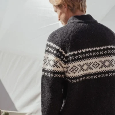Norwegian wool sweater with zipper, black hans