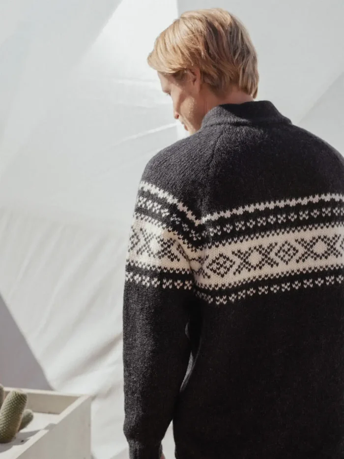 Norwegian wool sweater with zipper, black hans