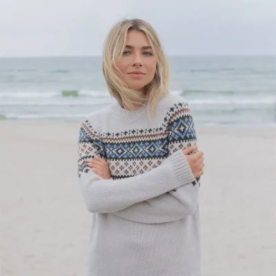 Women’s merino and cashmere sweater, ice